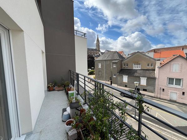 INDRE : T3 - BALCON - PARKING