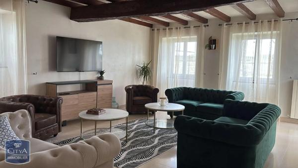 Maison à louer 8 pièces 289m² Prignac (17610)