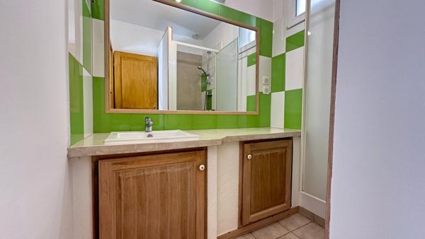 Jolie maison des années 50 de plain pieds, avec jardin