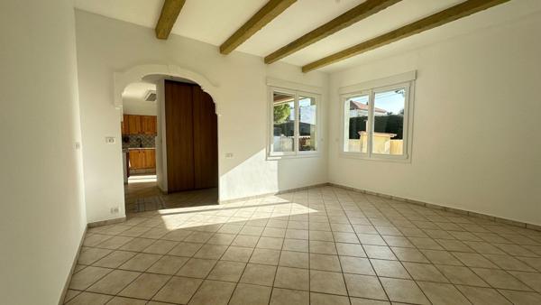 Jolie maison des années 50 de plain pieds, avec jardin