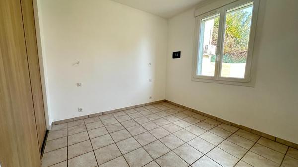 Jolie maison des années 50 de plain pieds, avec jardin