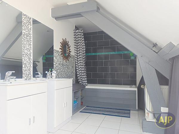 Maison à vendre Saint Marc Sur Mer - 6 pièces, 160m² avec 4 chambre(s) à 630 000€ - AJP Immobilier Saint-Marc-sur-Mer