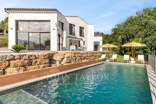 Maison familialle avec 4 chambres à louer proche Valbonne - Domaine privé