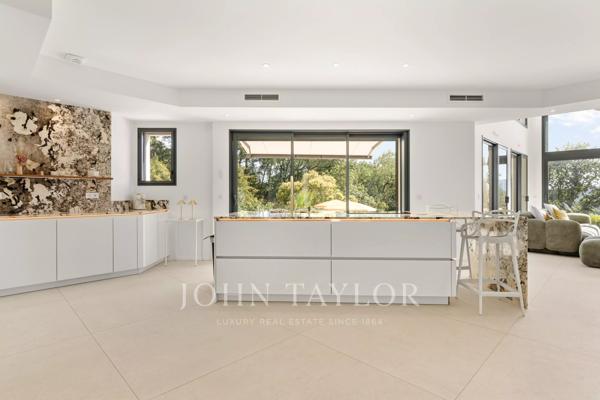 Maison familialle avec 4 chambres à louer proche Valbonne - Domaine privé
