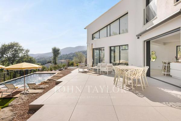 Maison familialle avec 4 chambres à louer proche Valbonne - Domaine privé