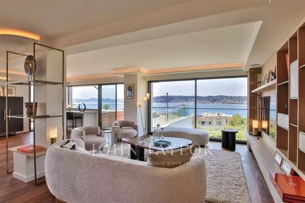 Cap d'Antibes | Villa sur le Toit