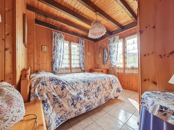 La Roche-sur-Foron (74800) MAISON INDIVIDUELLE 150 M² + DEPENDANCE 20M² + KIOSQUE - TERRAIN 915M²