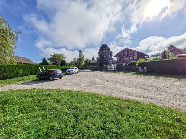 La Roche-sur-Foron (74800) MAISON INDIVIDUELLE 150 M² + DEPENDANCE 20M² + KIOSQUE - TERRAIN 915M²