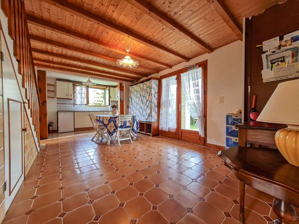 La Roche-sur-Foron (74800) MAISON INDIVIDUELLE 150 M² + DEPENDANCE 20M² + KIOSQUE - TERRAIN 915M²