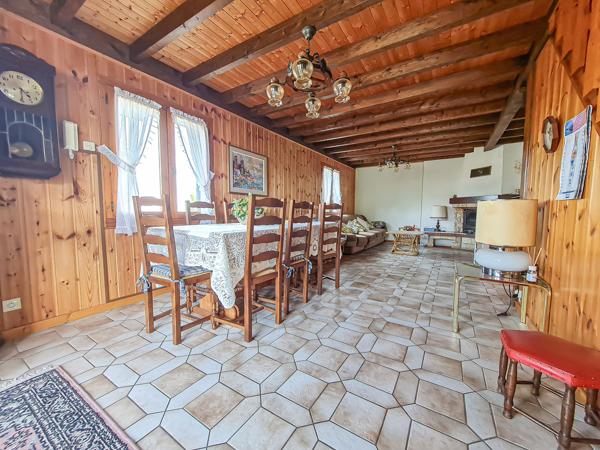 La Roche-sur-Foron (74800) MAISON INDIVIDUELLE 150 M² + DEPENDANCE 20M² + KIOSQUE - TERRAIN 915M²