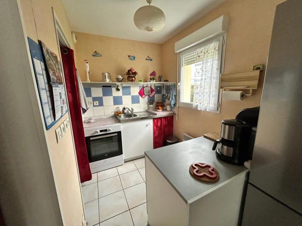 LUCON (85) PROCHE INTERMARCHE AU CALME APPARTEMENT T2 REZ DE JARDIN 46M² AVEC BALCON ET PARKING PRIVE