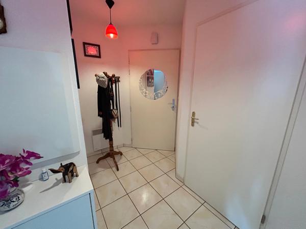 LUCON (85) PROCHE INTERMARCHE AU CALME APPARTEMENT T2 REZ DE JARDIN 46M² AVEC BALCON ET PARKING PRIVE