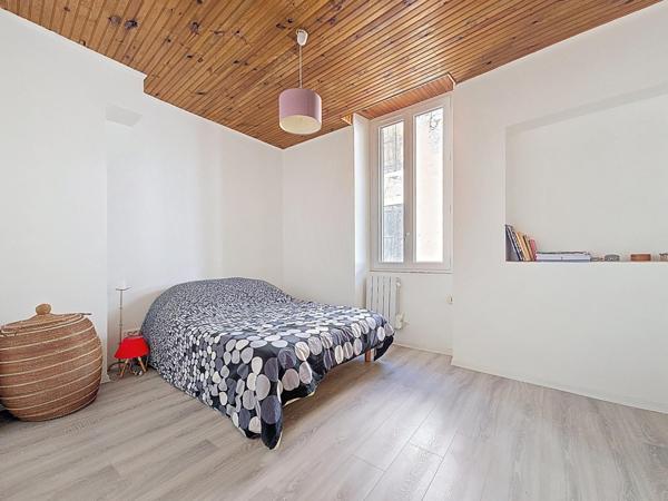 Appartement T2 traversant, lumineux et au calme – 33 m² Carrez – Bédarieux centre