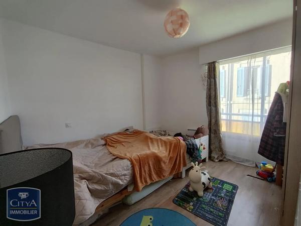 Appartement à louer 2 pièces 53.26m² Nîmes (30000)