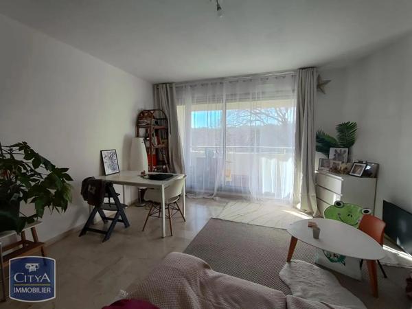 Appartement à louer 2 pièces 53.26m² Nîmes (30000)