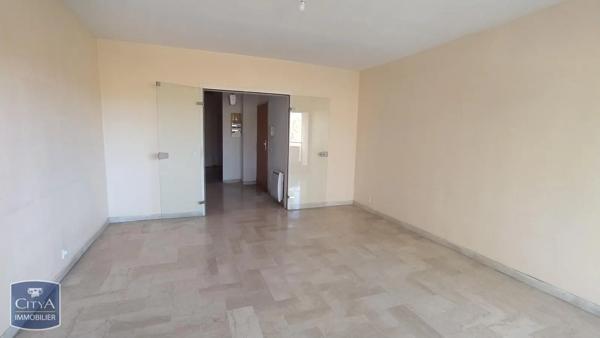 Appartement à louer 2 pièces 53.26m² Nîmes (30000)