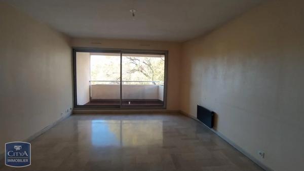 Appartement à louer 2 pièces 53.26m² Nîmes (30000)