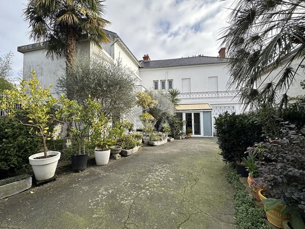 À VENDRE ? Ensemble immobilier de caractère au coeur du centre-ville