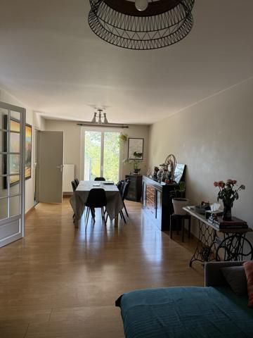 Maison
                                                                                                                                                                                                                                                                                                                        5 pièce(s)                                                                                                                                                                                                          3 chambre(s)                                                                                                                                                                                                          118  m²