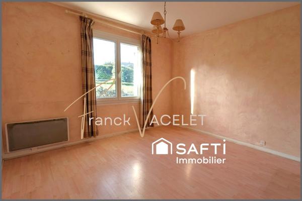 Calme et verdure pour ce plain-pied de 80m² avec garage