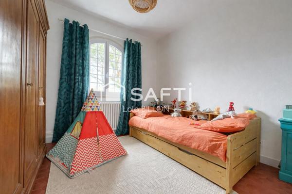 Maison familiale au calme sur belle parcelle