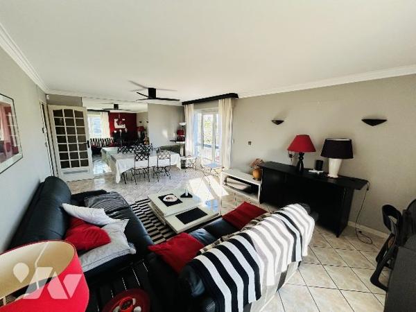 4 P+C de 84 m² Cours Libération