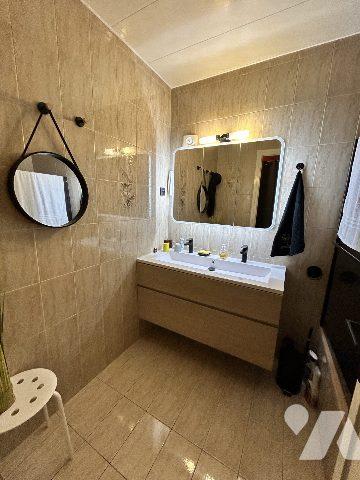 4 P+C de 84 m² Cours Libération