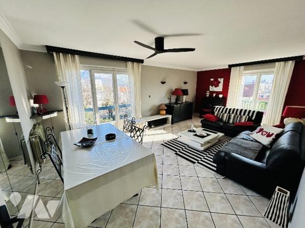 4 P+C de 84 m² Cours Libération