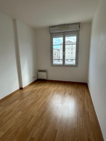 Appartement T2 33.47m² Hypercentre Bussy-Saint-Georges + cave + parking