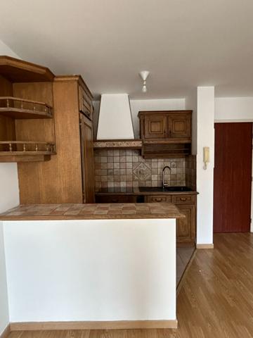 Appartement T2 33.47m² Hypercentre Bussy-Saint-Georges + cave + parking