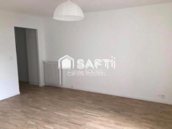 SPACIEUX APPARTEMENT Refait a Neuf A pieds du PORT avec Annexes