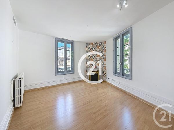Appartement F4 à vendre  4 pièces - 187 m 2   COGNAC  - 16