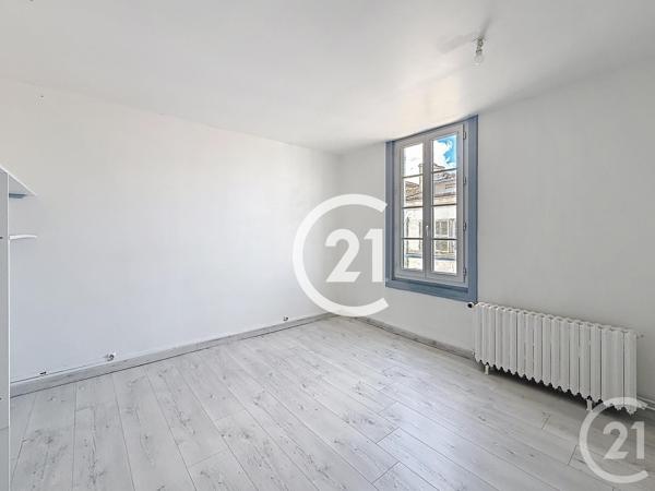 Appartement F4 à vendre  4 pièces - 187 m 2   COGNAC  - 16