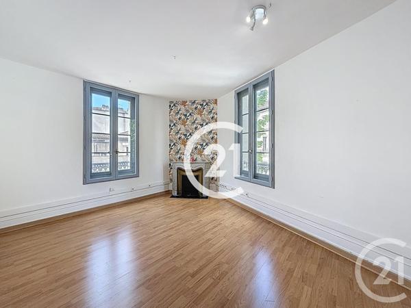 Appartement F4 à vendre  4 pièces - 187 m 2   COGNAC  - 16