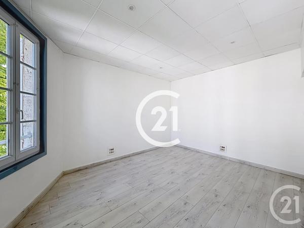Appartement F4 à vendre  4 pièces - 187 m 2   COGNAC  - 16