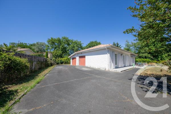 Maison à vendre  4 pièces - 84,39 m 2   ST MEDARD EN JALLES  - 33