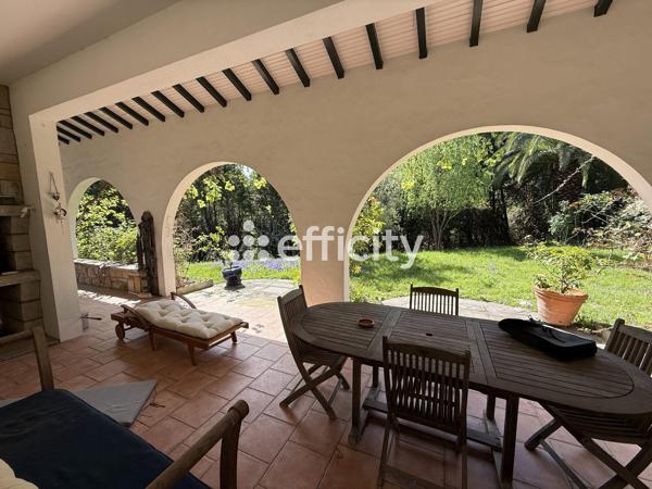 Maison
         7 pièces
        - 292 m² Bien prestige 1 260 000 € *