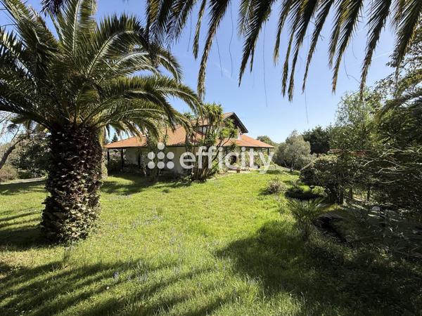 Maison
         7 pièces
        - 292 m² Bien prestige 1 260 000 € *