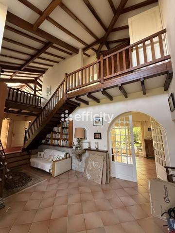 Maison
         7 pièces
        - 292 m² Bien prestige 1 260 000 € *