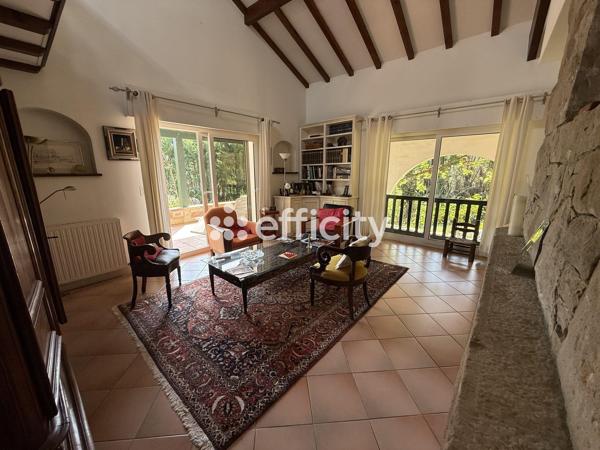 Maison
         7 pièces
        - 292 m² Bien prestige 1 260 000 € *