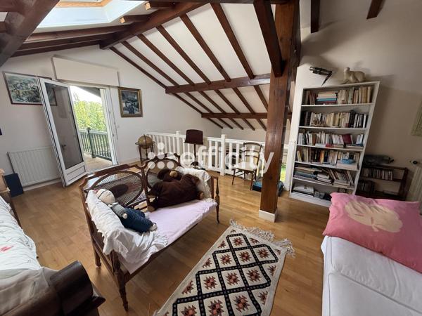 Maison
         7 pièces
        - 292 m² Bien prestige 1 260 000 € *