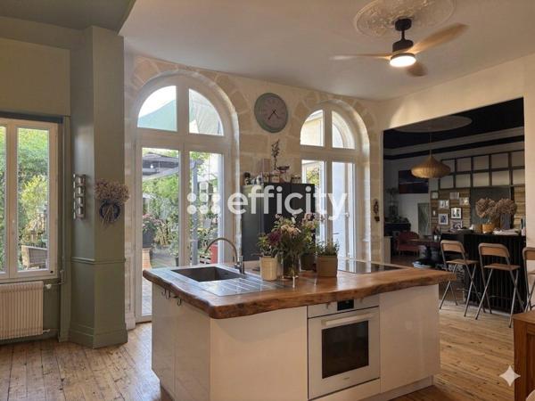 Maison
         7 pièces
        - 376 m² Bien prestige 620 000 € *