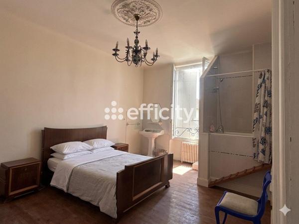Maison
         7 pièces
        - 376 m² Bien prestige 620 000 € *