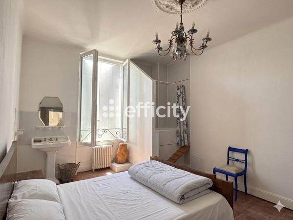 Maison
         7 pièces
        - 376 m² Bien prestige 620 000 € *