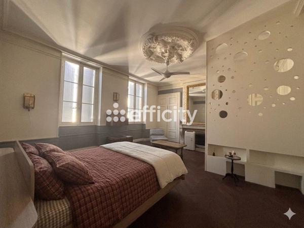 Maison
         7 pièces
        - 376 m² Bien prestige 620 000 € *