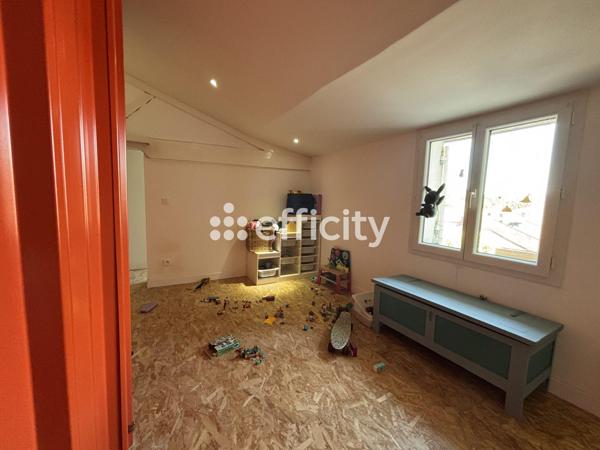 Maison
         7 pièces
        - 376 m² Bien prestige 620 000 € *