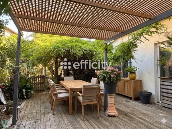 Maison
         7 pièces
        - 376 m² Bien prestige 620 000 € *