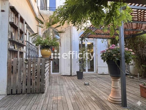 Maison
         7 pièces
        - 376 m² Bien prestige 620 000 € *