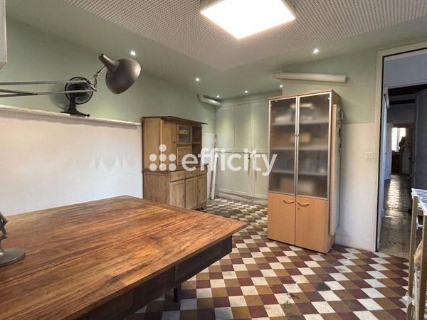 Maison
         7 pièces
        - 376 m² Bien prestige 620 000 € *