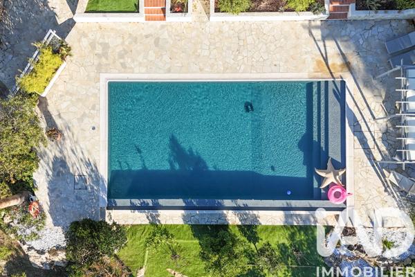 Maison à vendre 7 pièces 162 m² Sanary-sur-Mer